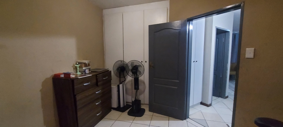 2 Bedroom Property for Sale in Oos Einde North West